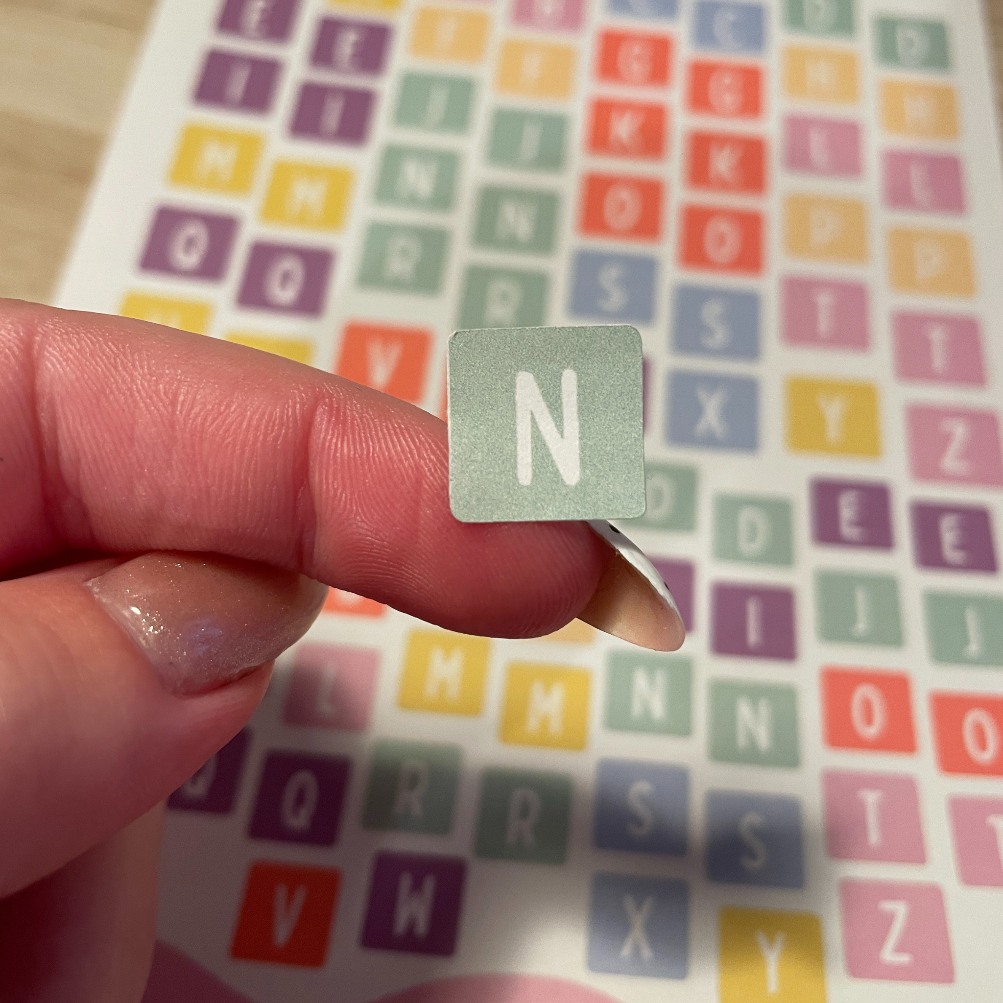atelier-naholi-planche-de-stickers-alphabet-papier-color-a5 image 2