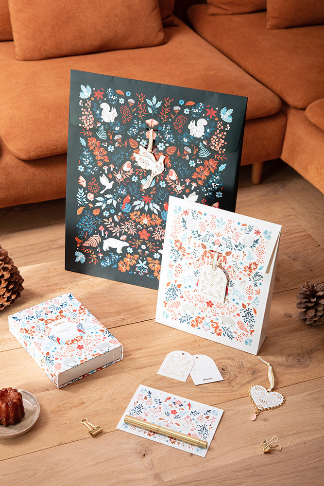 all-the-way-to-say-white-winter-pochette-cadeau-no-l-s image 2