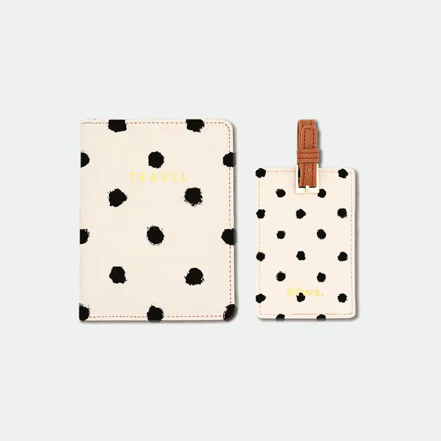 all-the-ways-to-say-painted-dots-set-voyage-passeport-pois image 1