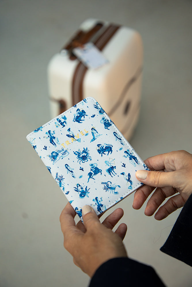all-the-ways-to-say-astro-kit-de-voyage-bleu-passeport image 2