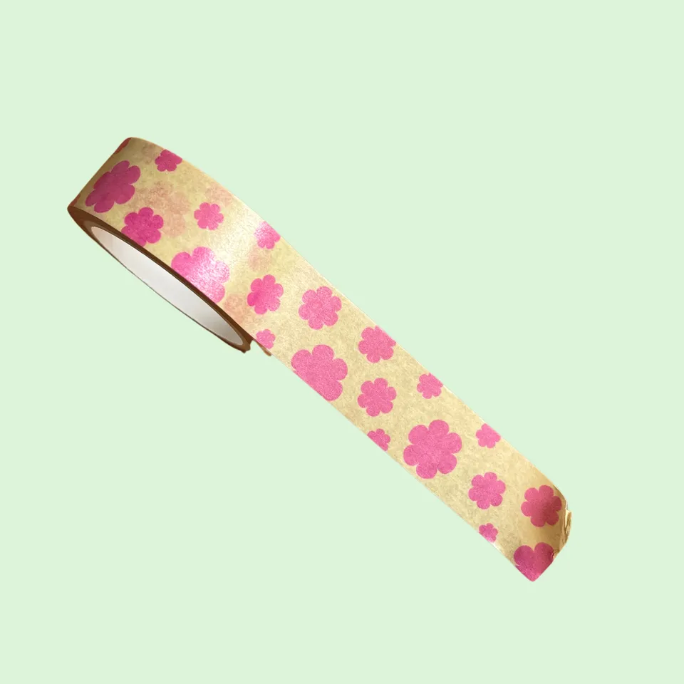 atelier-naholi-jaune-fleurs-roses-washi-tape-5-m-x-1-5-cm image 1