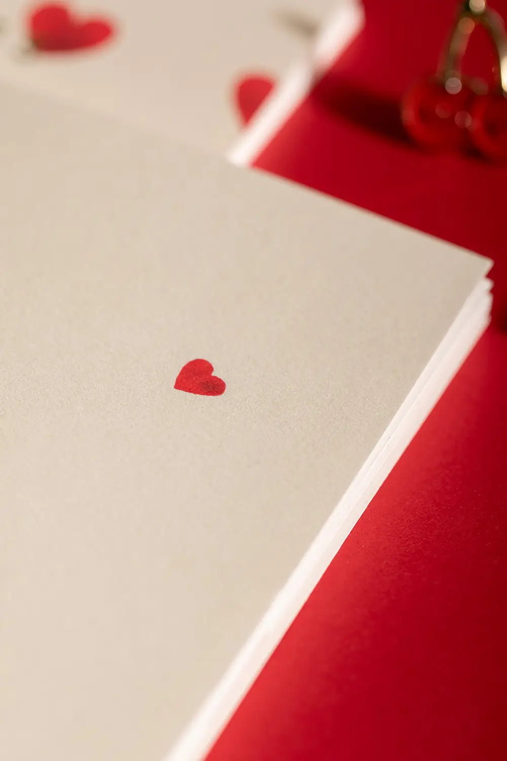 all-the-ways-to-say-new-hearts-carnet-a5-coeurs-rouges image 5