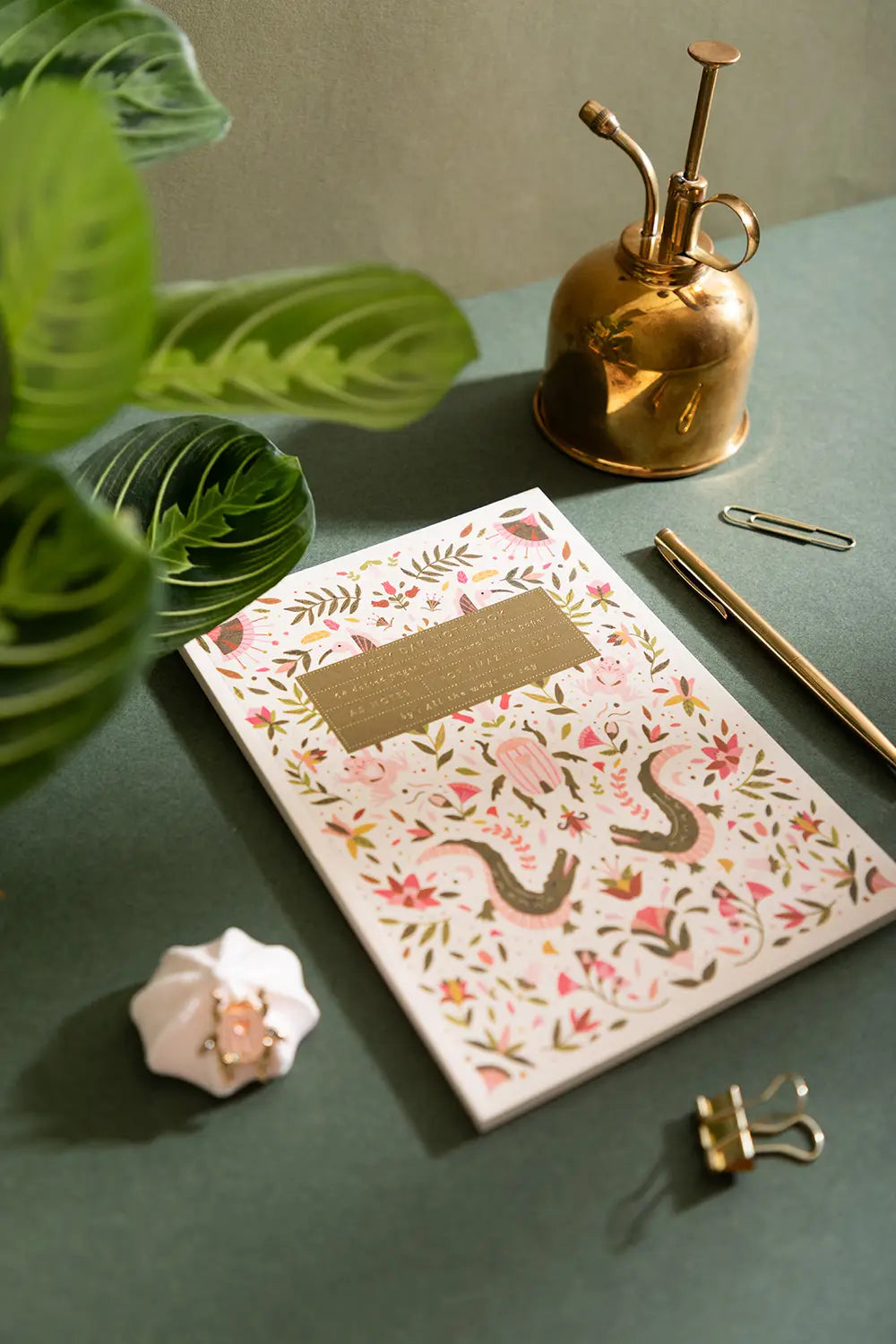 all-the-ways-to-say-pink-croco-carnet-a5-crocodile-rose-dor image 3