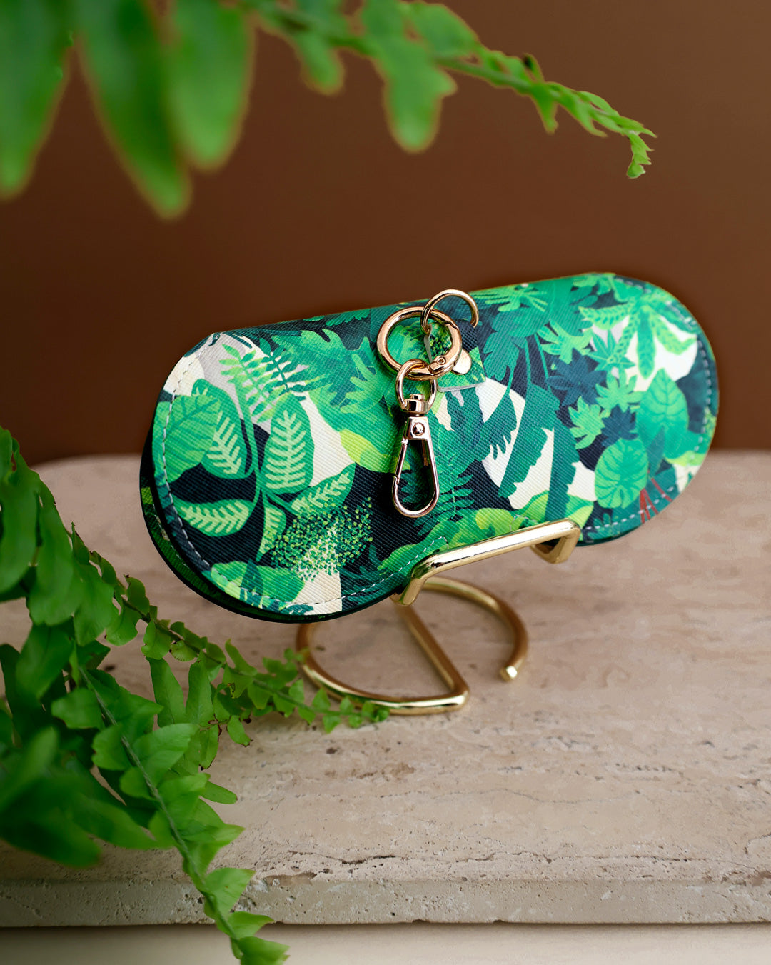 all-the-ways-to-say-green-cliff-tui-lunettes-cuir-pu-v-g-tal image 4