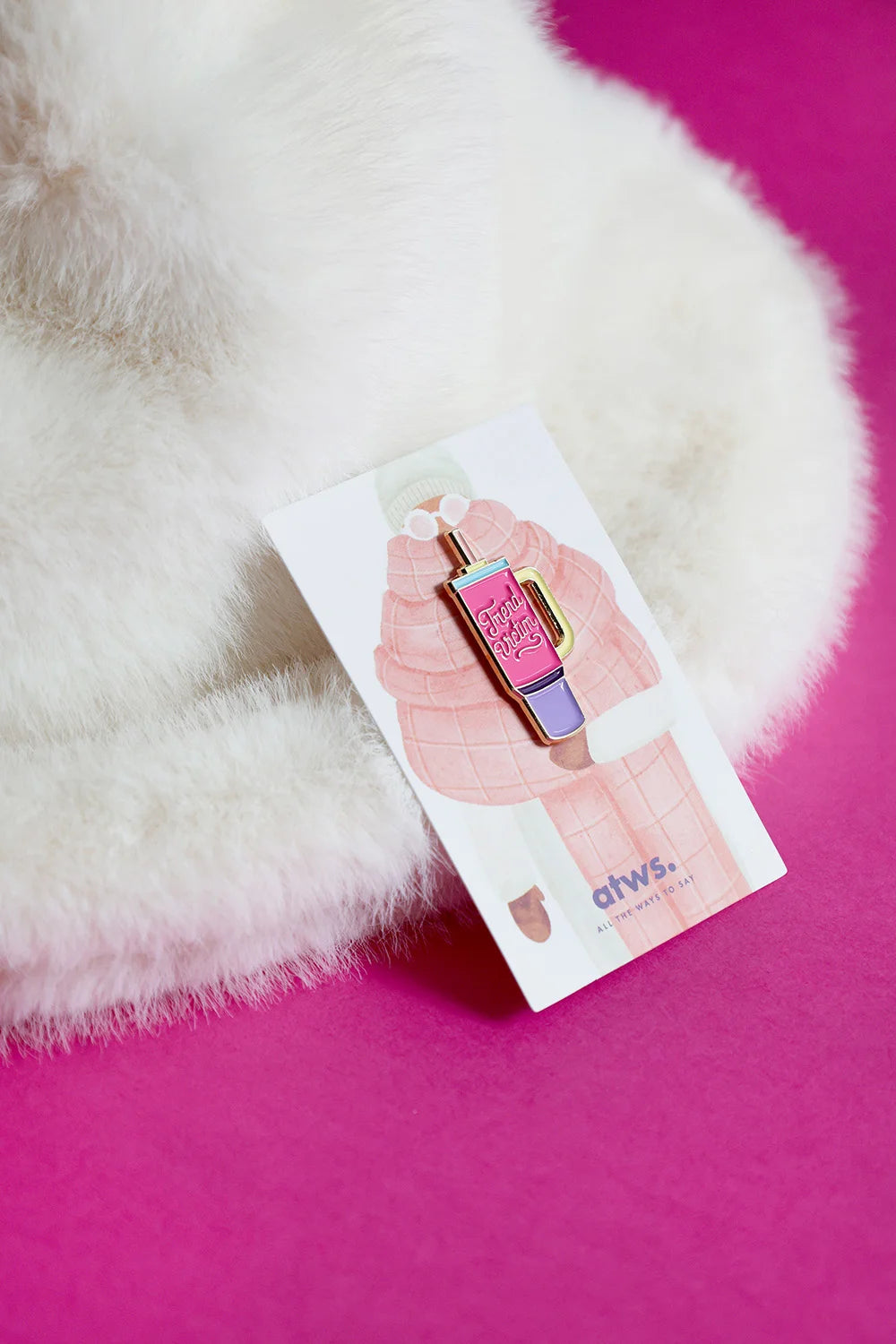 all-the-ways-to-say-trend-victim-pin-s-mode-dor-36-mm image 4