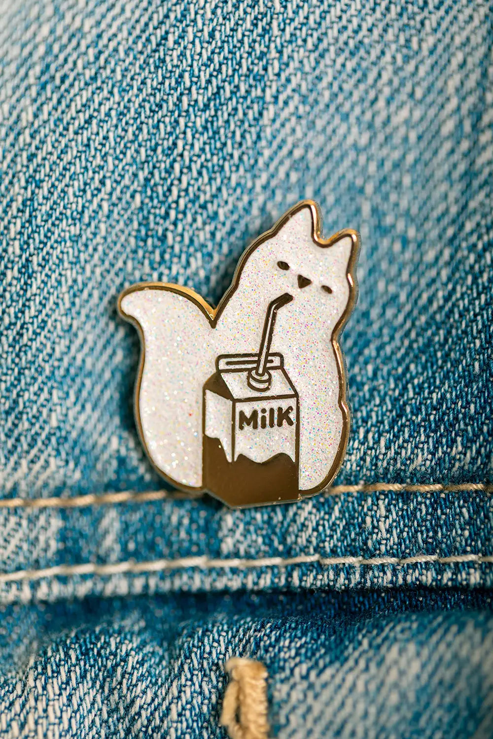 all-the-ways-to-say-cat-milk-pin-s-chat-lait-dor-26-mm image 2