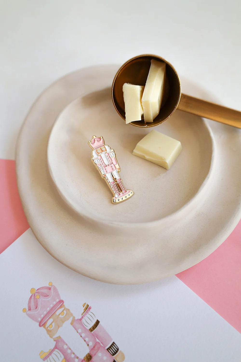 all-the-way-to-say-pink-nutcracker-pin-s-rose-dor-13x39-mm image 2