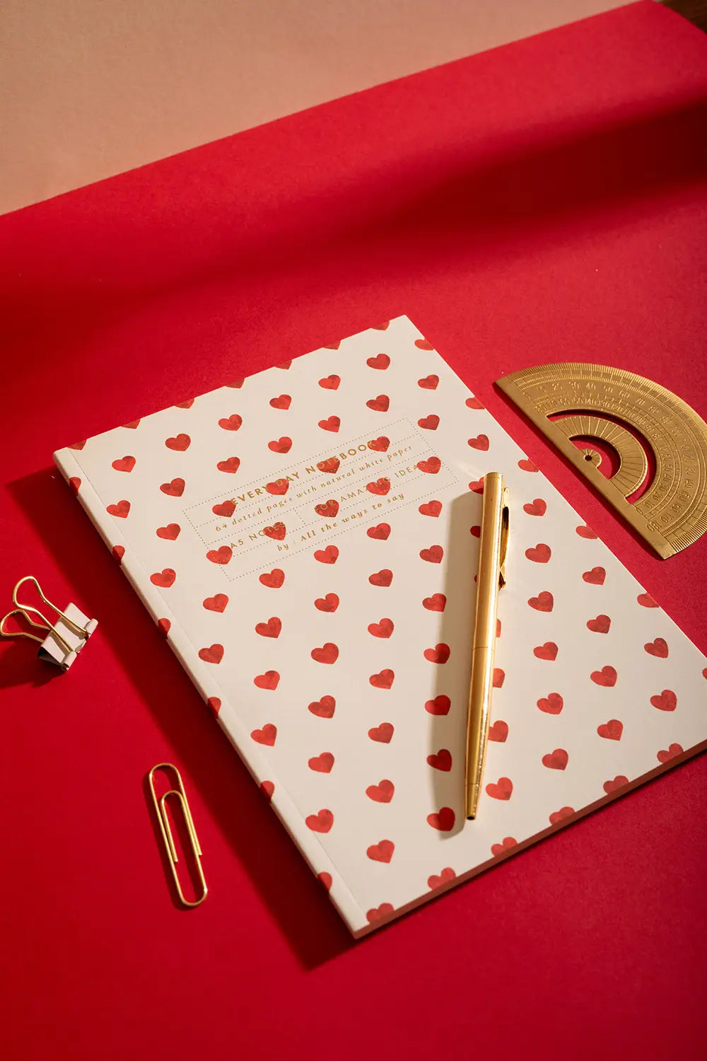 all-the-ways-to-say-new-hearts-carnet-a5-coeurs-rouges image 3