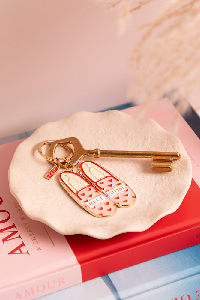 all-the-way-to-say-best-mom-shoes-porte-cl-s-maman-dor image 2