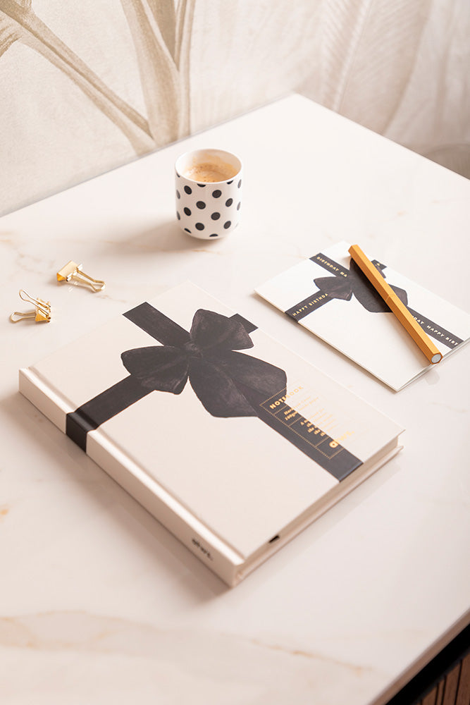 all-the-ways-to-say-black-bow-carnet-rigide-a5-noeud-noir image 2