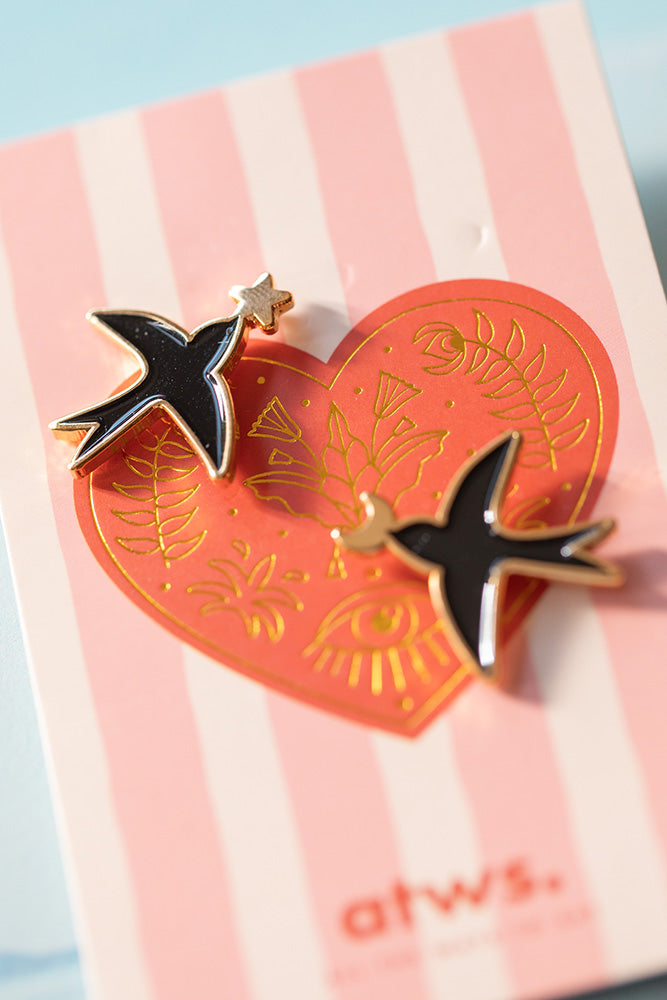 all-the-way-to-say-pin-s-swallows-duo-hirondelles-dor-mail image 4