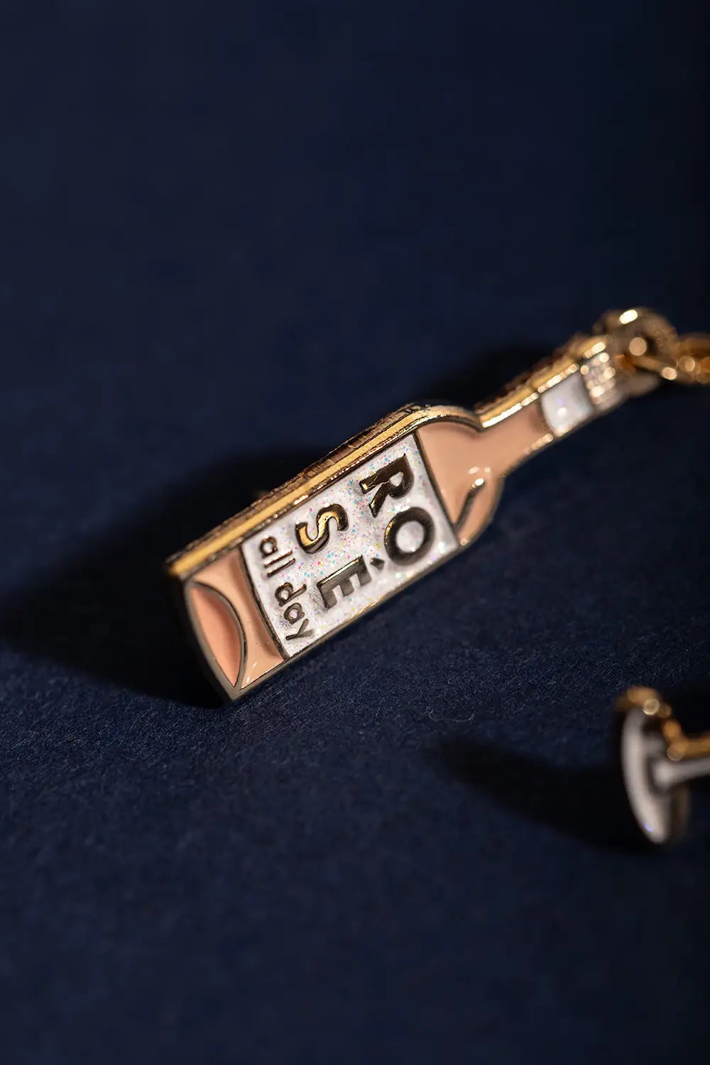 all-the-ways-to-say-rose-all-day-chain-pin-s-duo-dor image 3