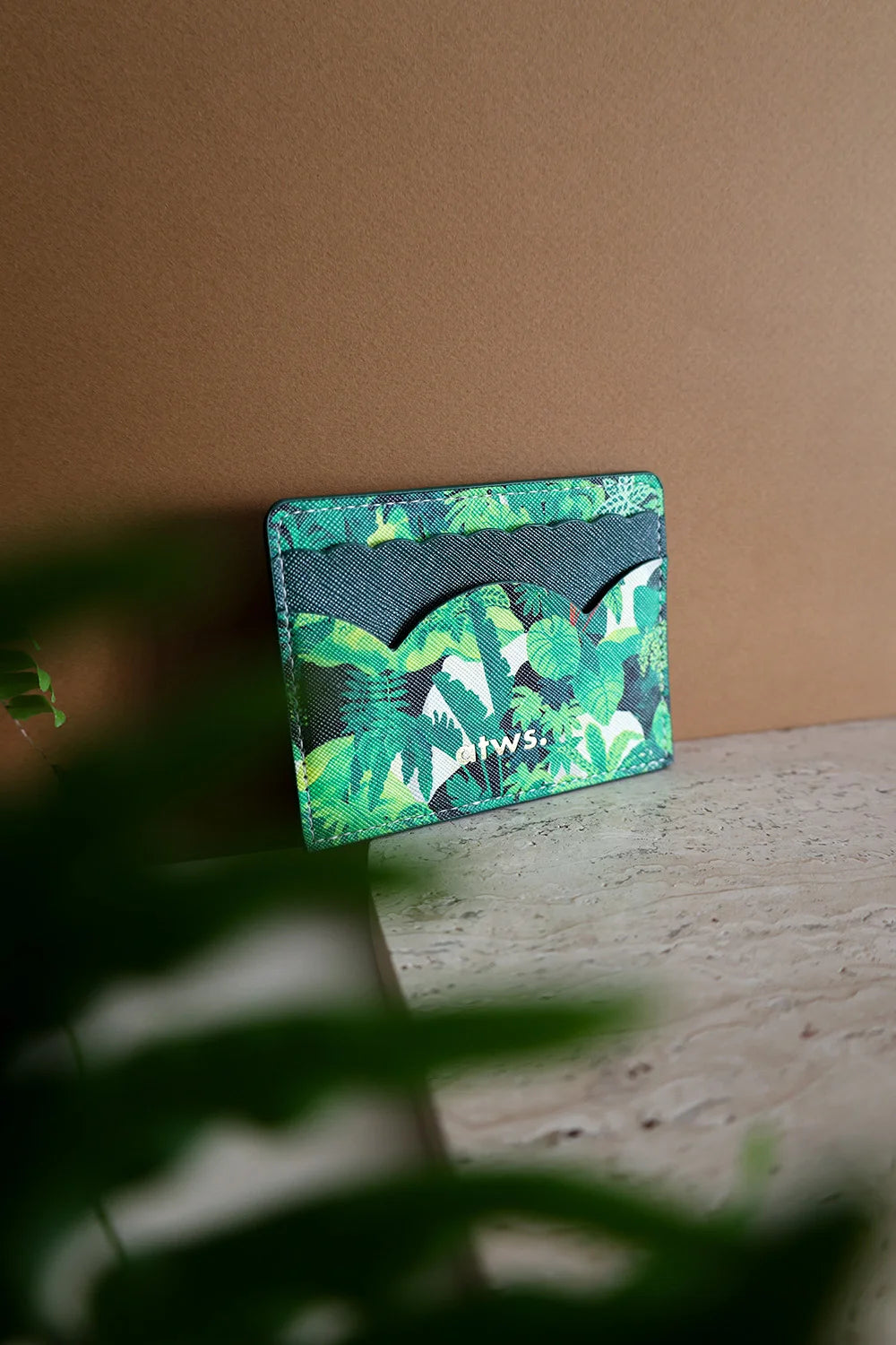 all-the-ways-to-say-green-cliff-porte-cartes-cuir-pu-vert image 4