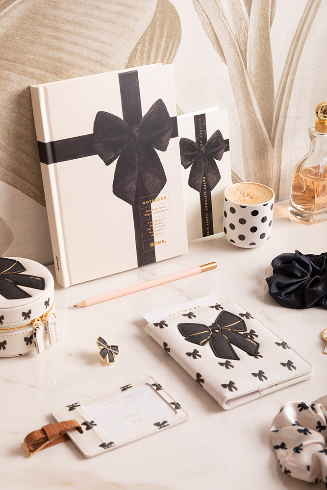 all-the-ways-to-say-black-bow-carnet-rigide-a5-noeud-noir image 4