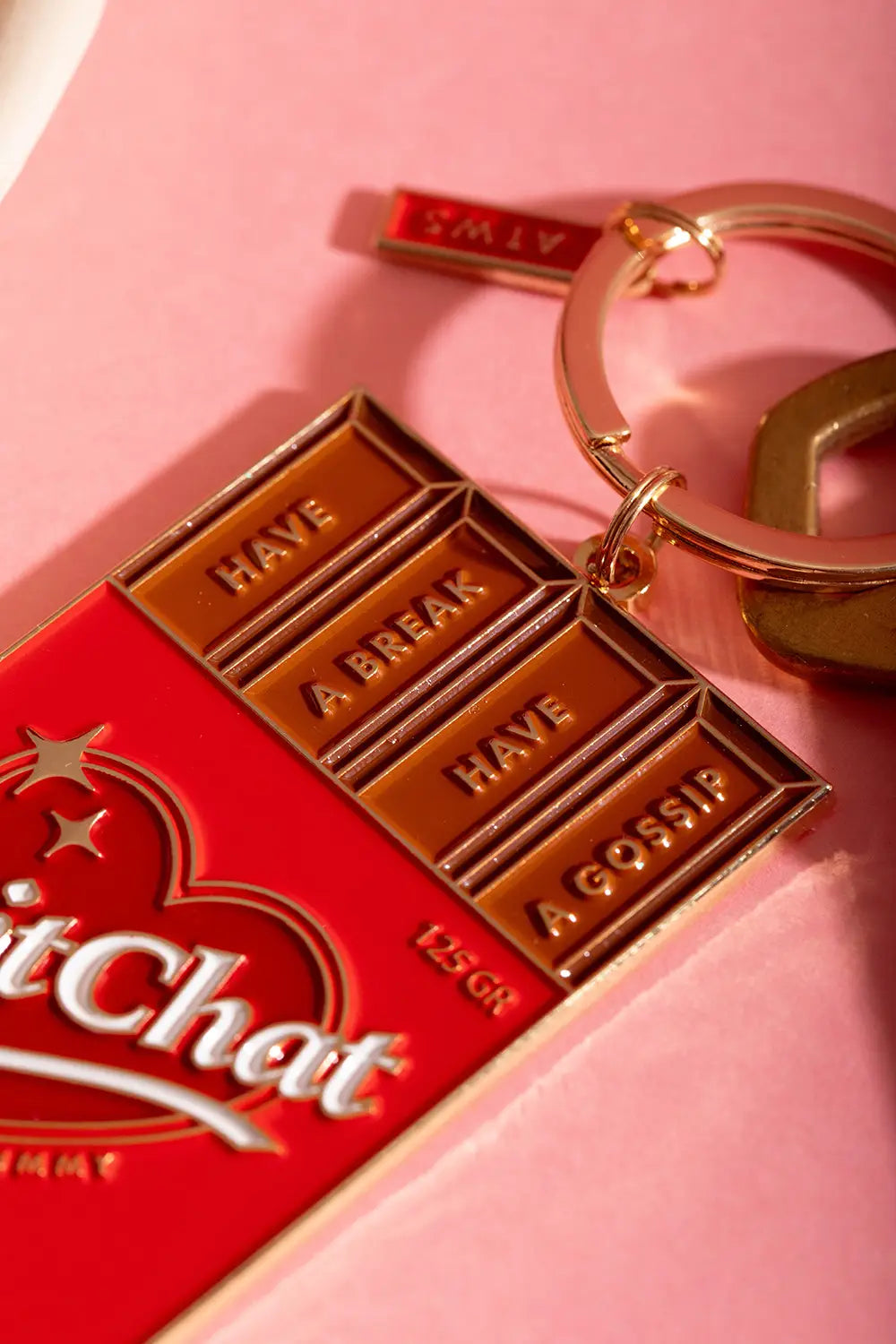 all-the-ways-to-say-chit-chat-porte-cl-s-chocolat-dor-69-mm image 4
