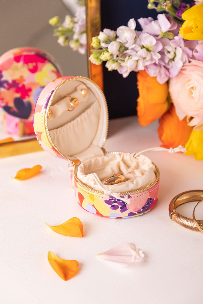 all-the-way-to-say-flower-garden-bo-te-bijoux-ronde-cuir-pu image 2
