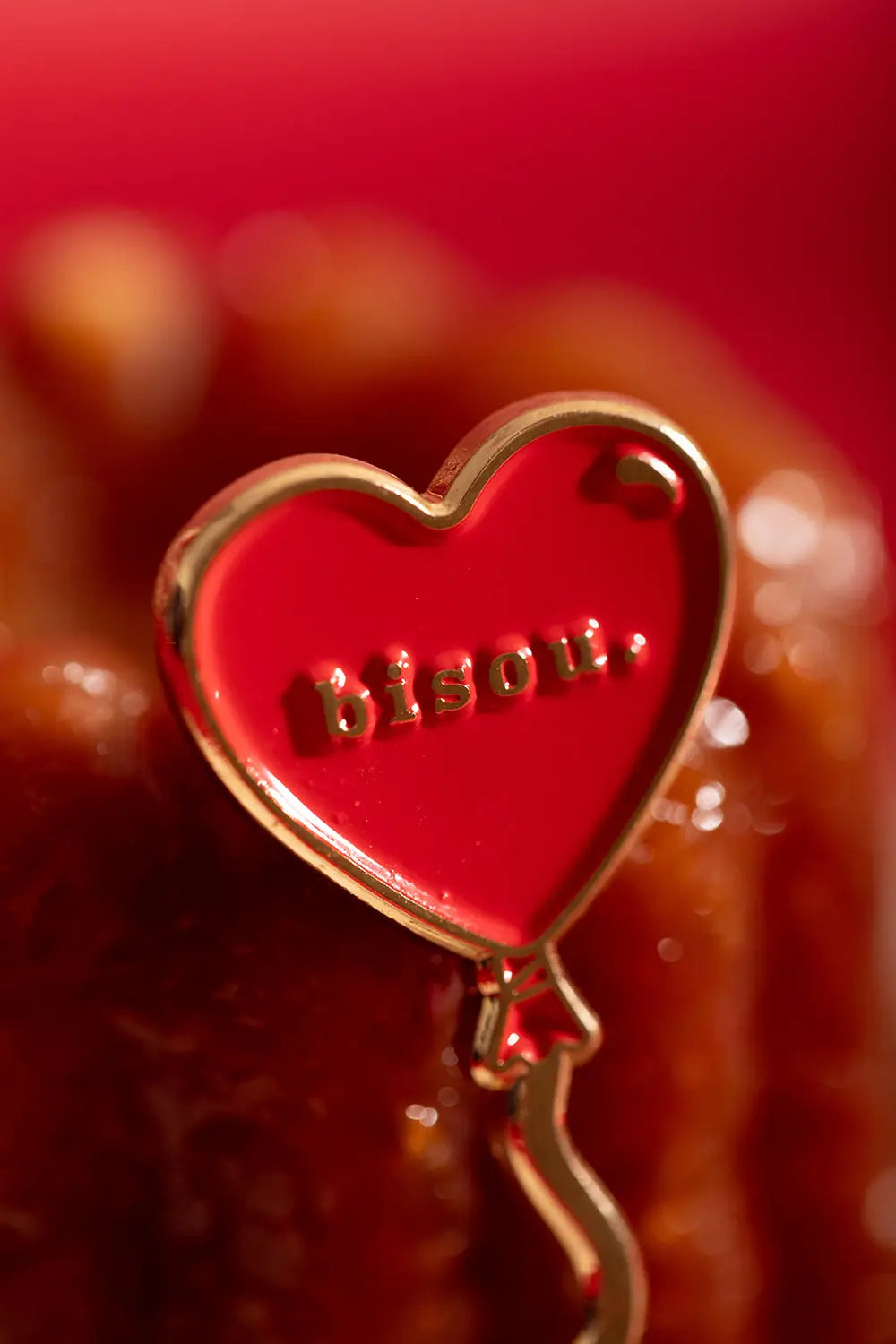all-the-ways-to-say-bisou-pin-s-c-ur-rouge-mail-dor image 2