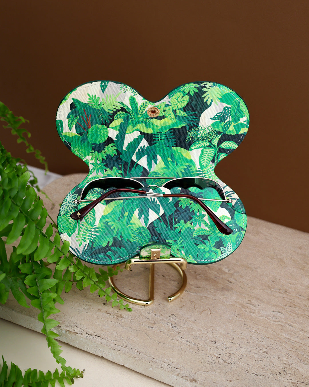 all-the-ways-to-say-green-cliff-tui-lunettes-cuir-pu-v-g-tal image 3