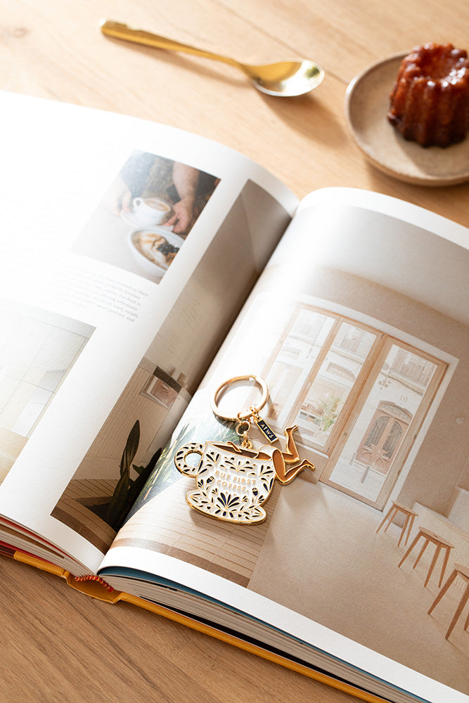 all-the-way-to-say-but-first-coffee-porte-cl-s-mail-dor image 3