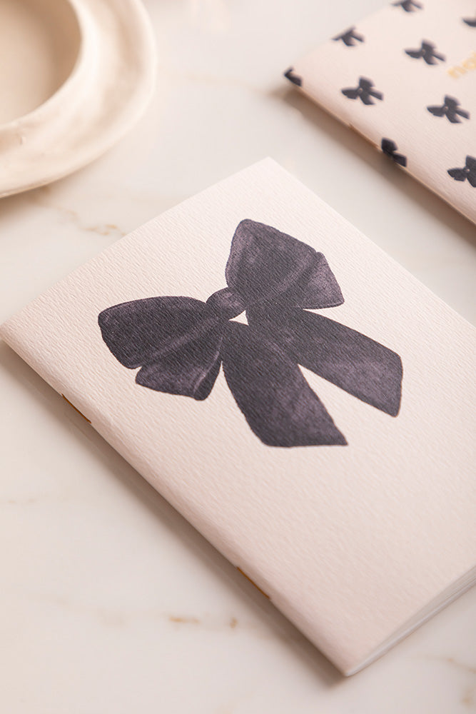 all-the-ways-to-say-duo-black-bow-carnets-poche-a6-noeud image 4