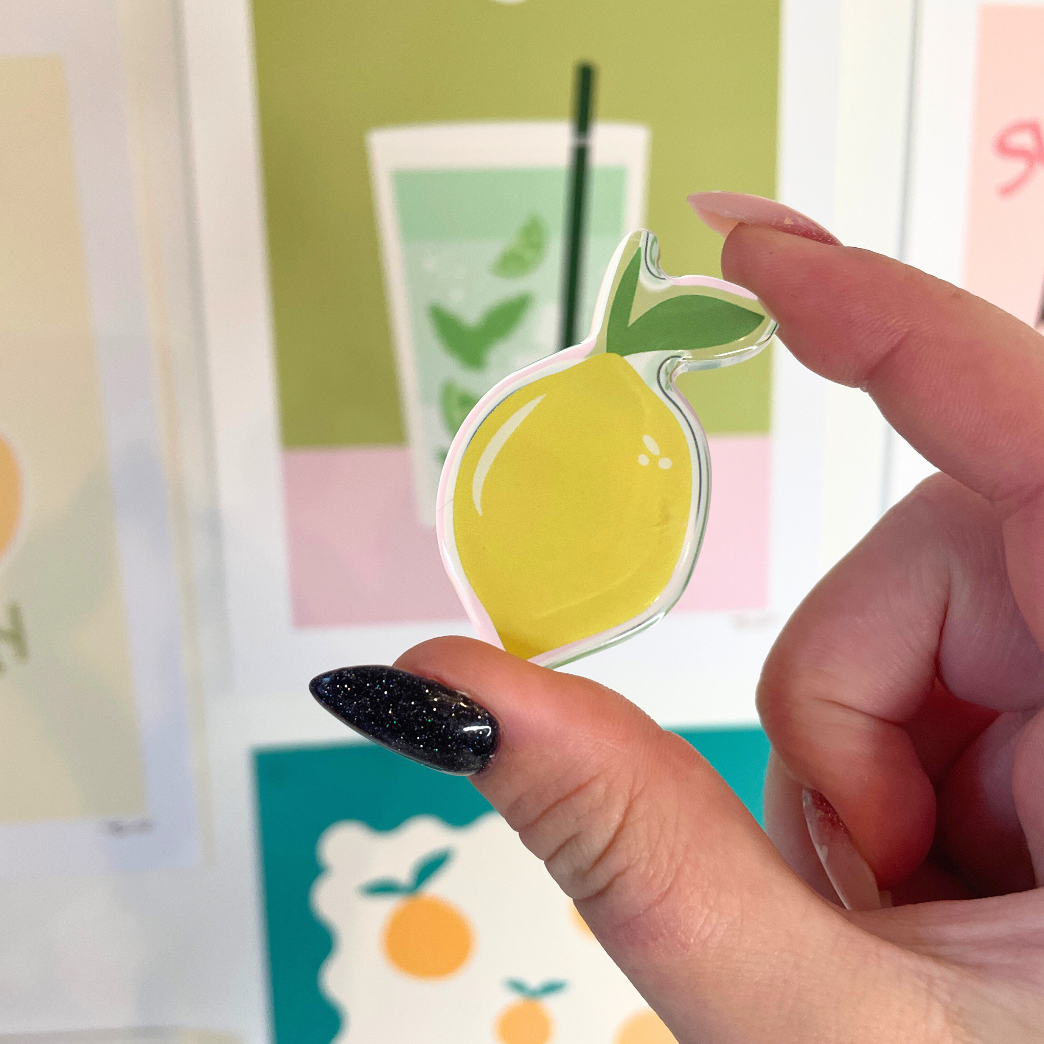 atelier-naholi-pins-citron-acrylique-brillant-5-cm-pingle image 2