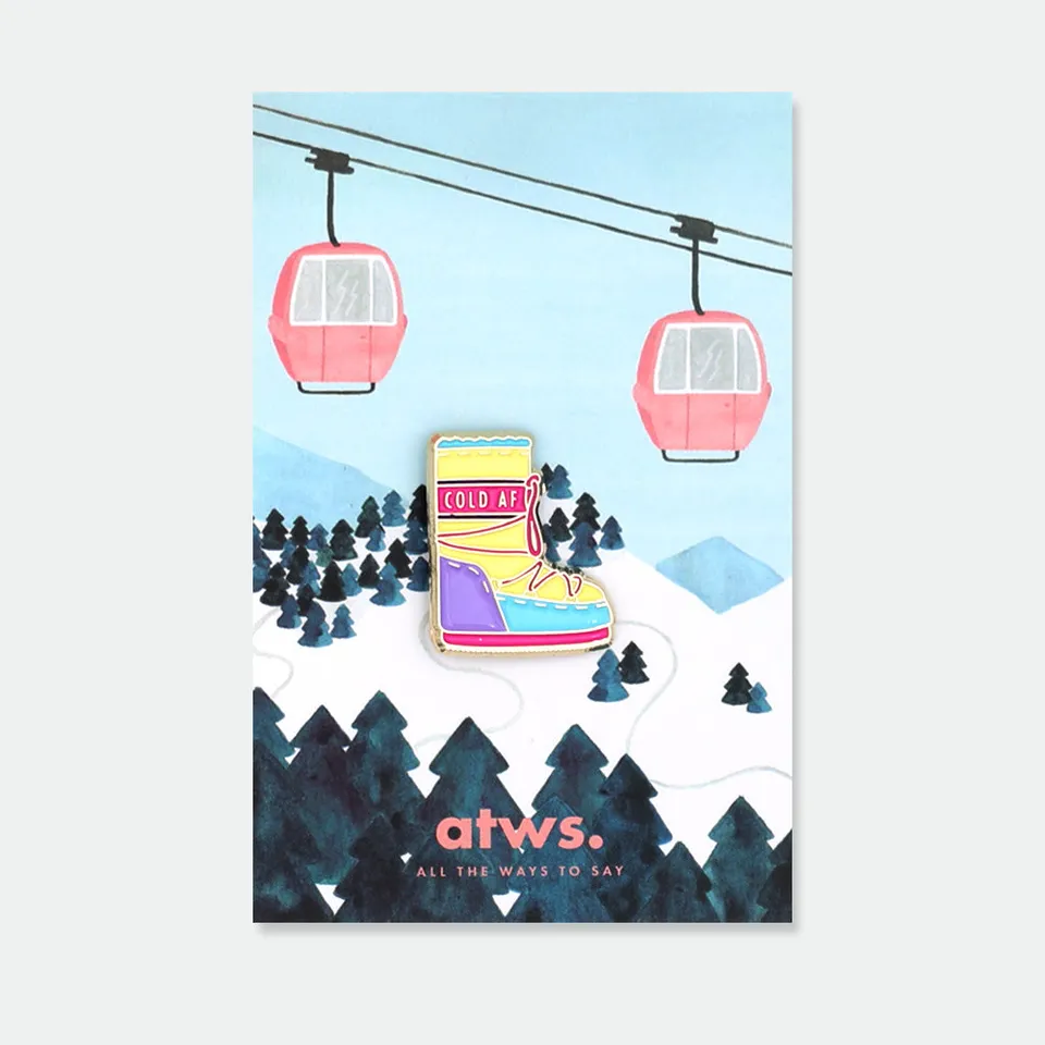 all-the-ways-to-say-moon-boots-pin-s-bottes-hiver-dor image 1