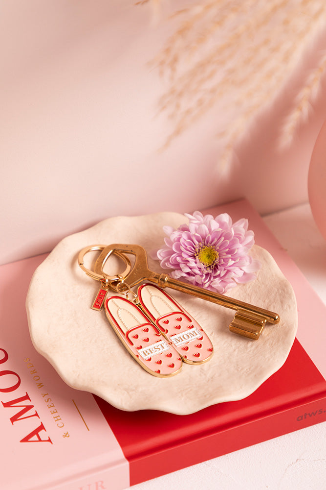 all-the-way-to-say-best-mom-shoes-porte-cl-s-maman-dor image 3