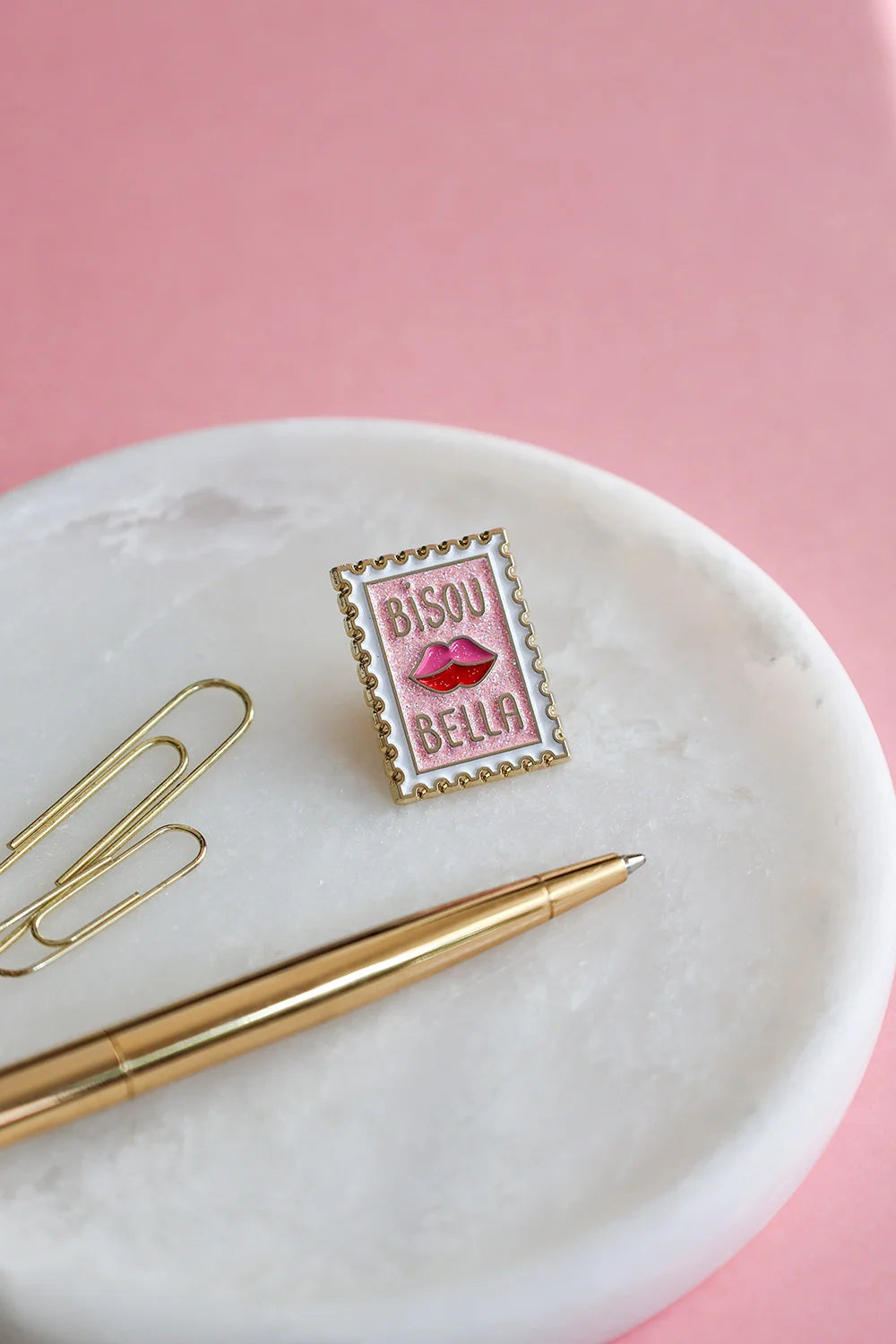 all-the-ways-to-say-bisou-bella-pin-s-mail-dor-19-mm image 2