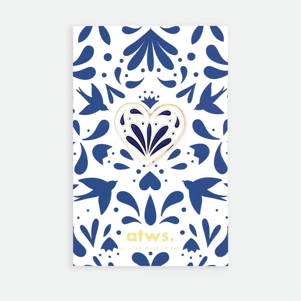 all-the-way-to-say-blue-heart-pin-s-c-ur-bleu image 1