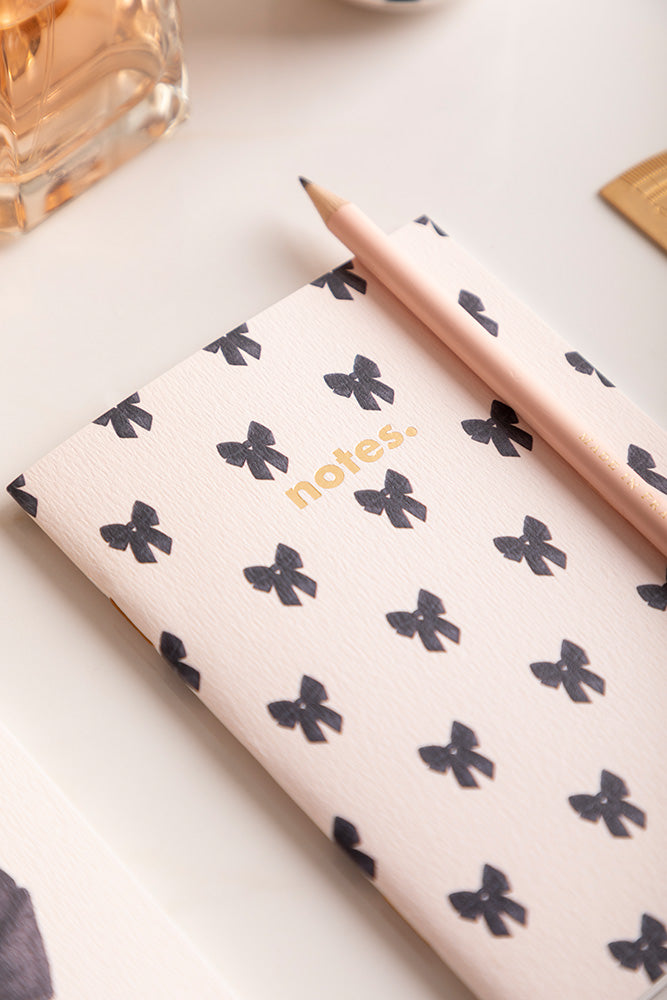 all-the-ways-to-say-duo-black-bow-carnets-poche-a6-noeud image 3