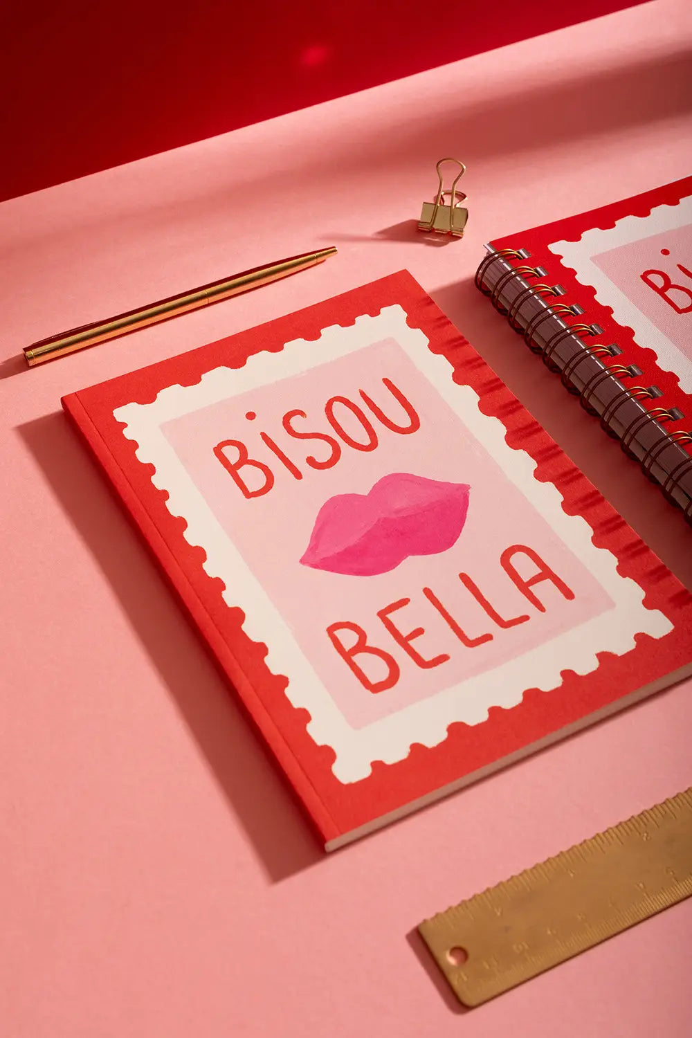 all-the-ways-to-say-bisou-bella-carnet-a5-rouge-l-vres image 2