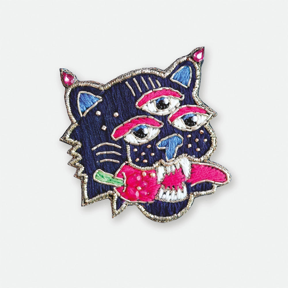 all-the-way-to-say-pin-s-mexican-tiger-broche-brod-e-65x60-mm image 1