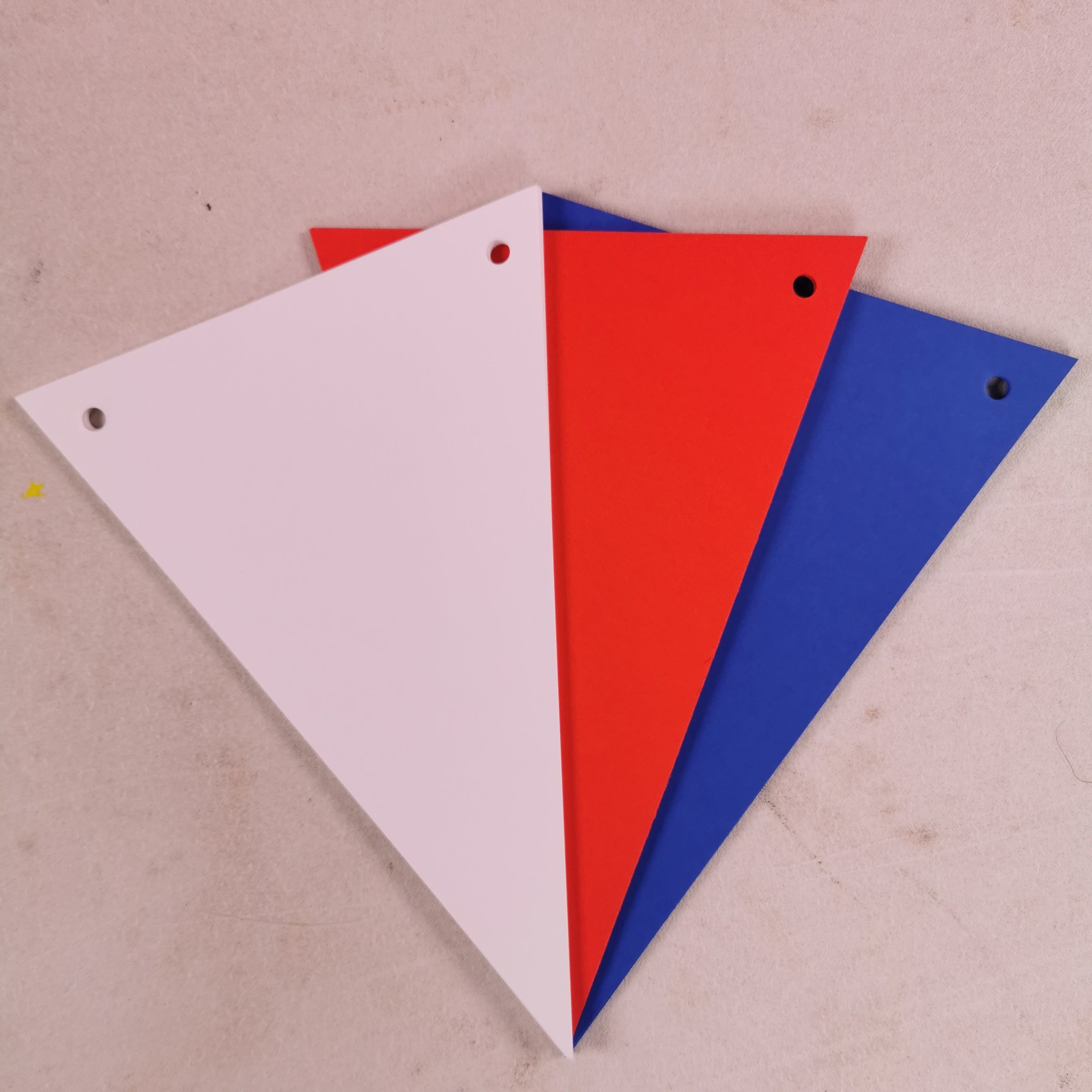 carnival-papers-guirlande-25-fanions-bleu-blanc-rouge-5m image 5