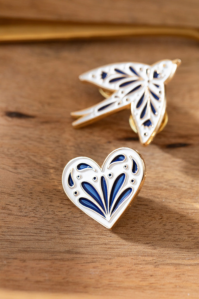 all-the-way-to-say-blue-heart-pin-s-c-ur-bleu image 2