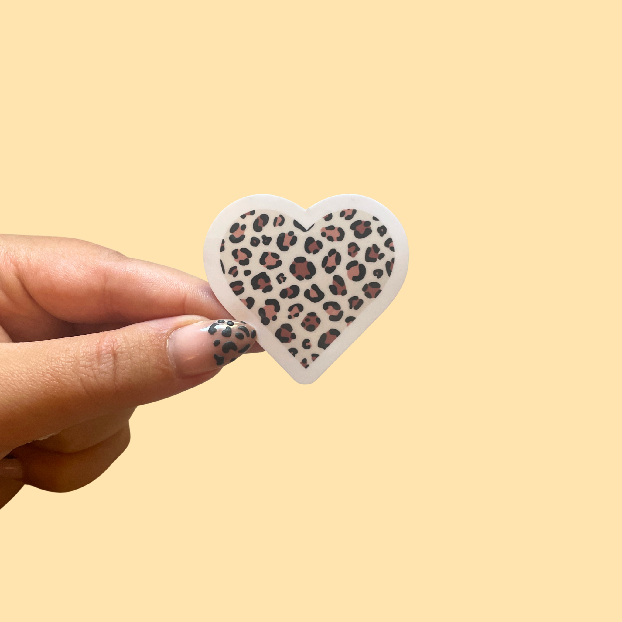 atelier-naholi-stickers-l-unit-coeur-l-opard-sticker-automne image 1
