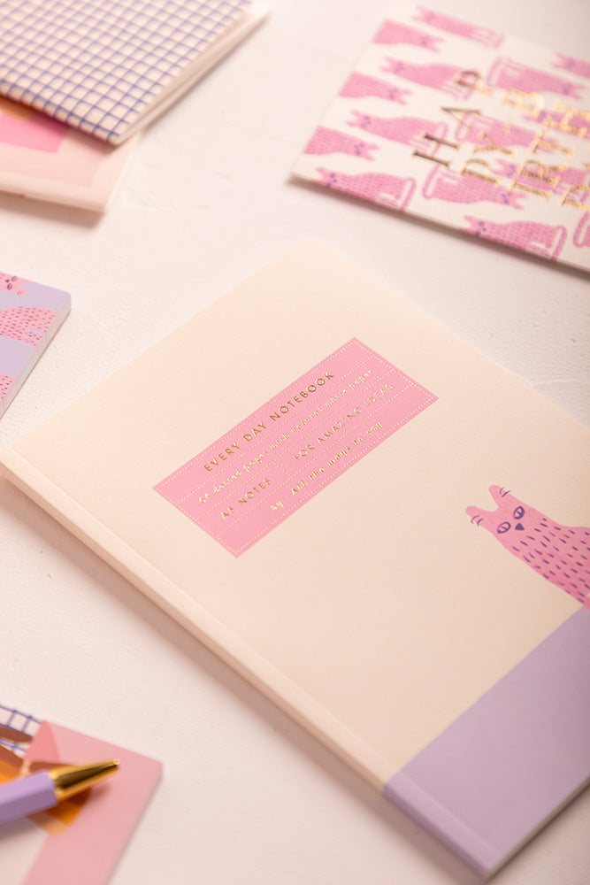all-the-ways-to-say-lonely-cat-carnet-a5-chat-rose-dorure image 2