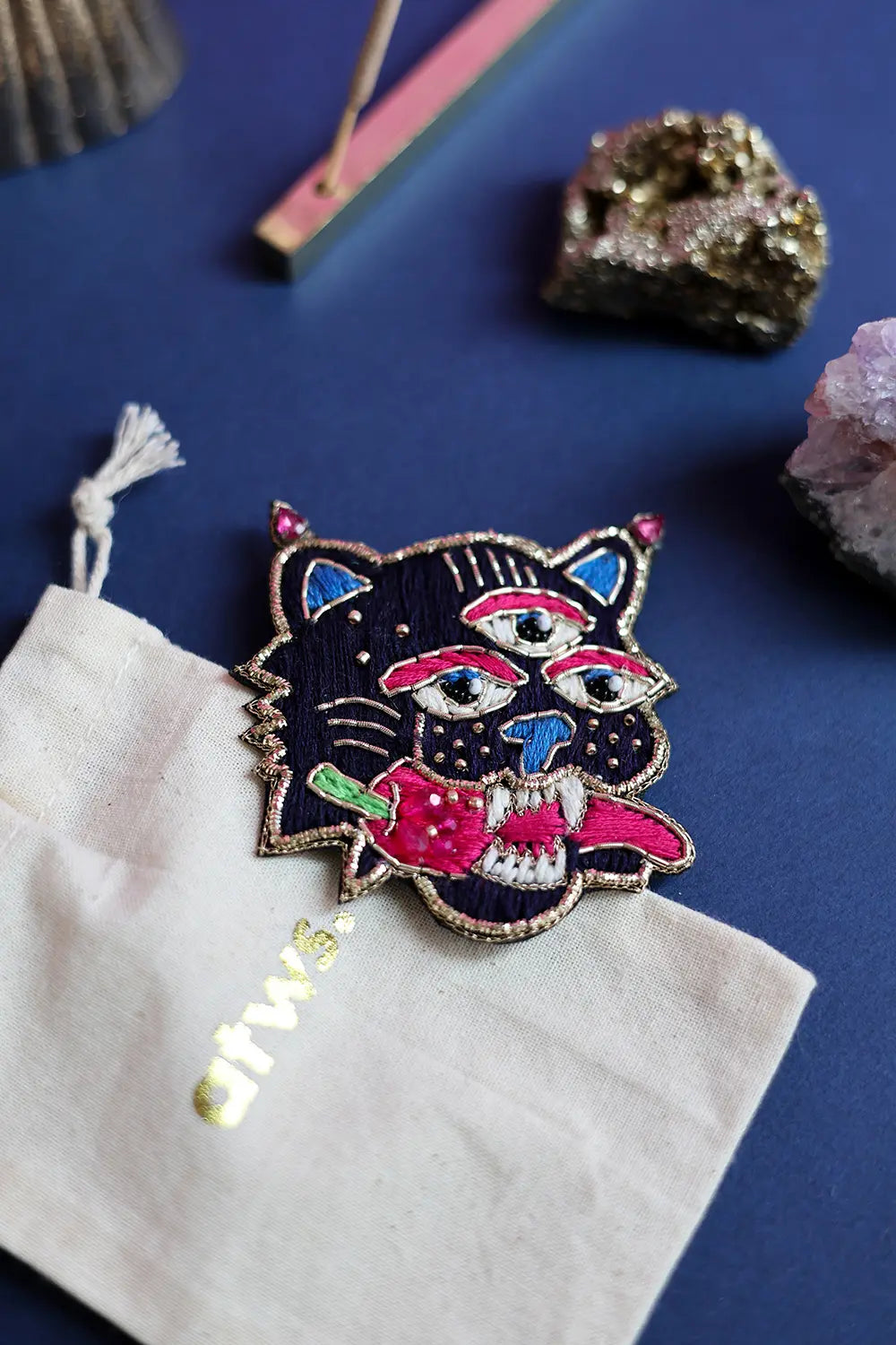 all-the-way-to-say-pin-s-mexican-tiger-broche-brod-e-65x60-mm image 3