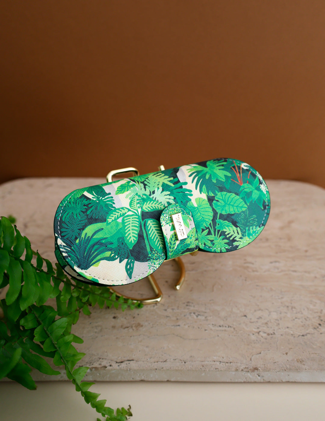 all-the-ways-to-say-green-cliff-tui-lunettes-cuir-pu-v-g-tal image 2