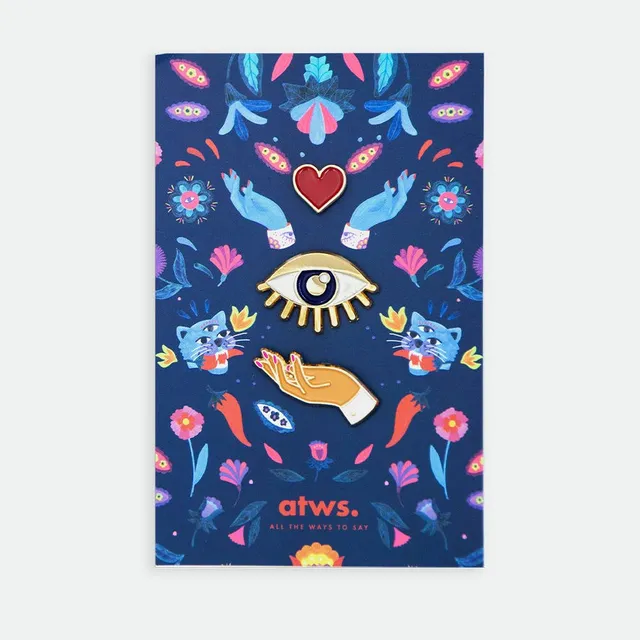 all-the-ways-to-say-heart-on-hand-pin-s-main-coeur-dor image 1