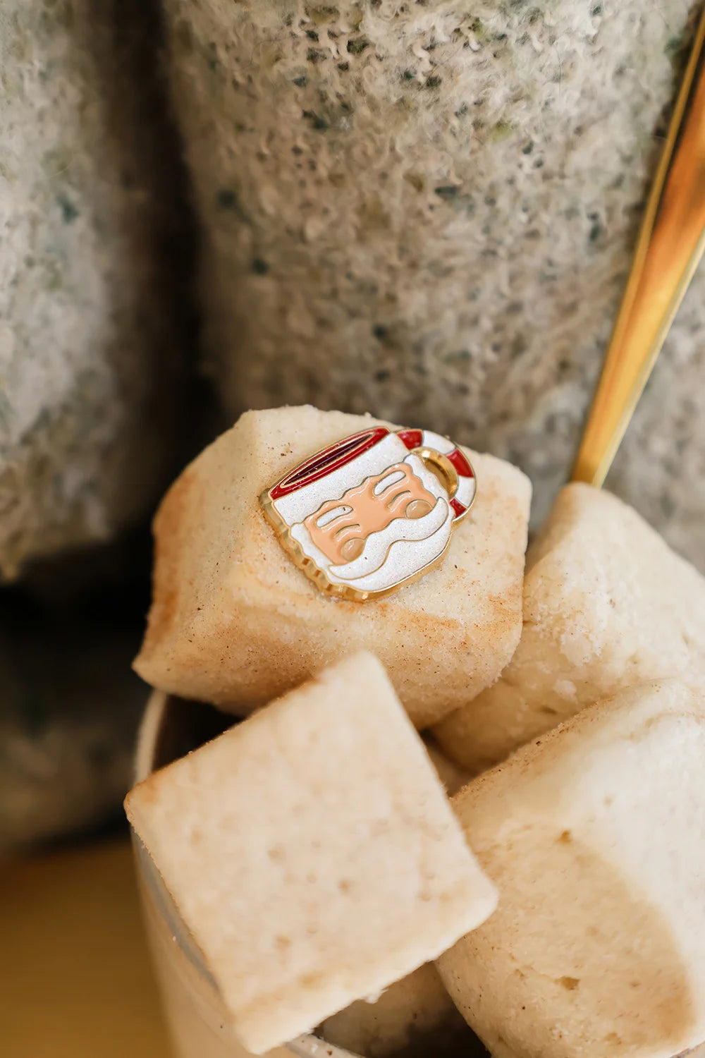 all-the-ways-to-say-santa-cup-pin-s-mail-tasse-no-l-dor image 7