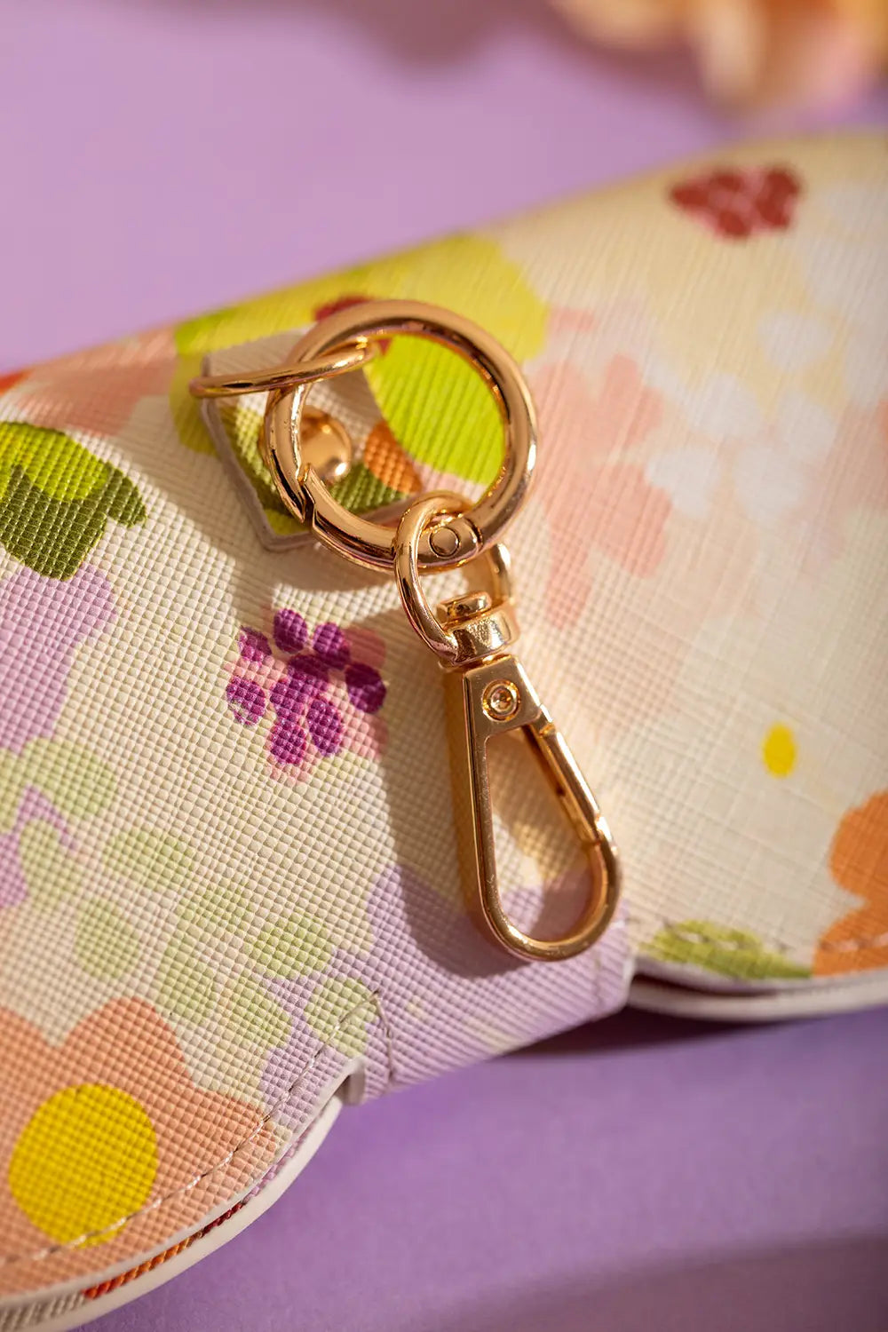 all-the-ways-to-say-spring-sweets-tui-lunettes-floral-cuir-pu image 6