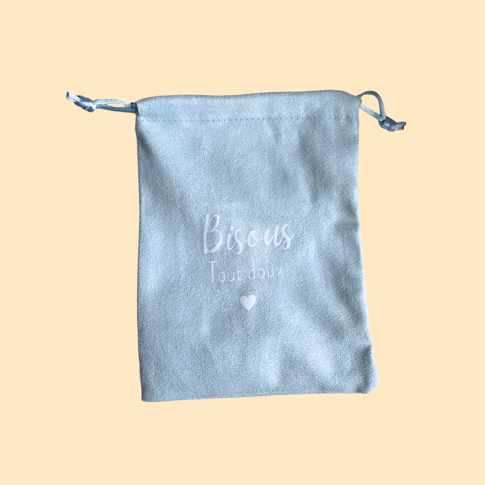 atelier-naholi-bisous-tout-doux-pochon-velours-bleu-12x16-cm image 2