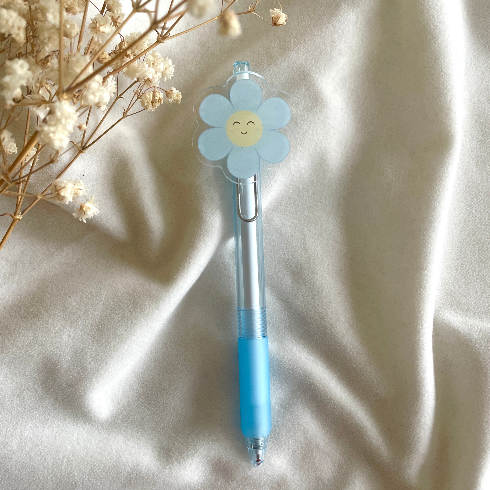atelier-naholi-stylo-marguerite-daisy-bleu-encre-noire image 4