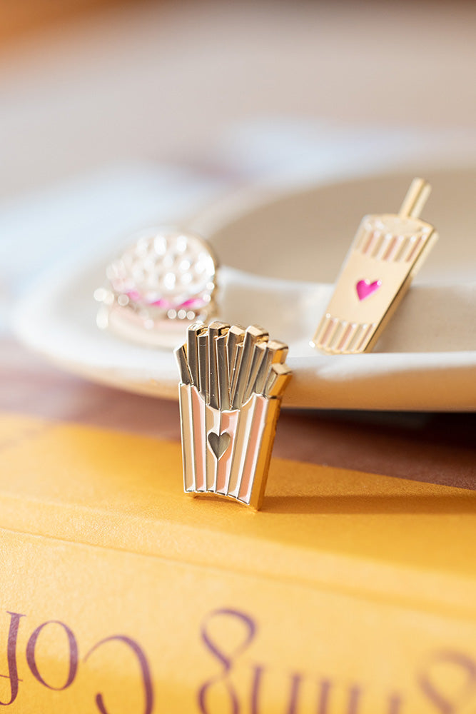 all-the-way-to-say-junk-food-pin-s-mail-dor-burger image 7