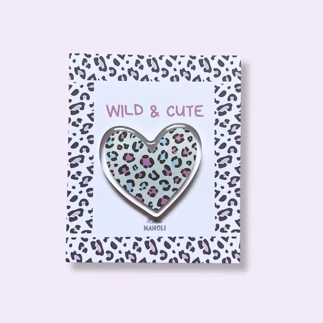 atelier-naholi-pins-c-ur-l-opard-pin-s-acrylique-3-8-cm image 1